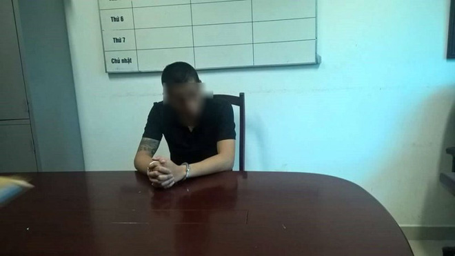 danh tinh 2 doi tuong hanh hung bat bac si quy xin loi tai benh vien