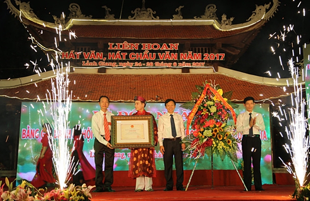 trao bang di san van hoa phi vat the quoc gia le hoi den lanh giang