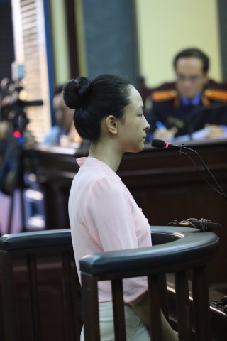 hoa hau phuong nga anh my va bi cao o chung phong trong 17 lan ra nuoc ngoai cung nhau