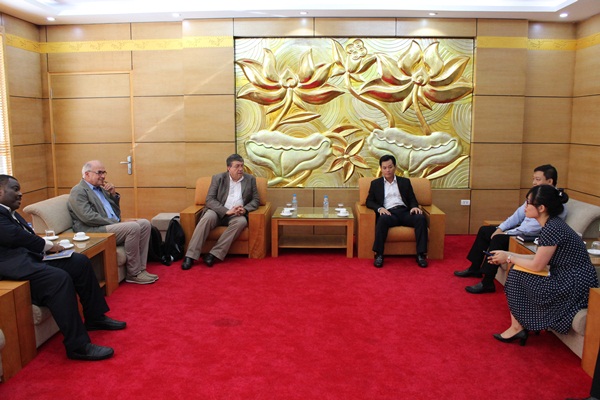 vinh danh nguoi ban phap het long vi benh nhan phong tai viet nam