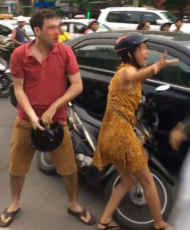 tam giu hinh su thanh nien di o to danh anh tay chay mau mui tren pho tran khat chan