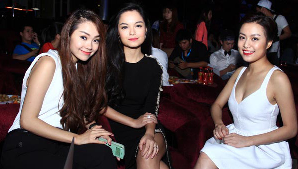 nhom ban toan my nhan quyen luc giau co cua minh hang