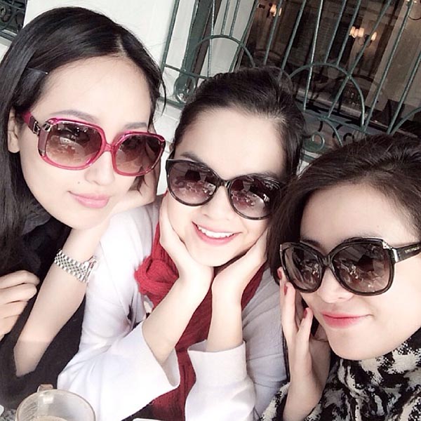 nhom ban toan my nhan quyen luc giau co cua minh hang