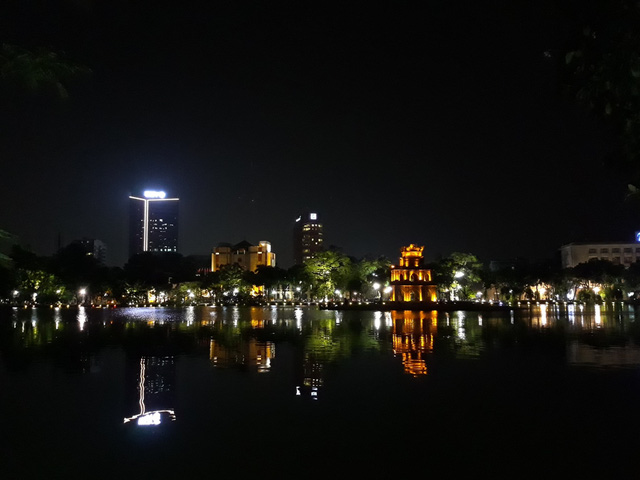 so sanh kha nang chup toi cua camera j7 pro co khau do f17 voi smartphone trung quoc cung tam gia khau do f20