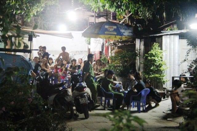 tp hcm nam thanh nien 25 tuoi tu vong bat thuong trong nha ve sinh