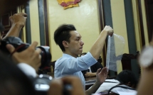 xet xu phuong nga bi cao khai thu nilon duoc can bo gui qua lo gio lan trong ca chua dua leo