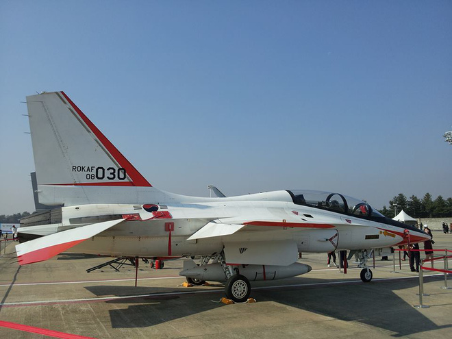 my mua tiem kich huan luyen t 50a han quoc thu doan chinh tri hay loi ich kinh te