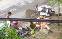 3 thanh nien 10x tong xe may vao moto csgt 2 nguoi bi thuong nang