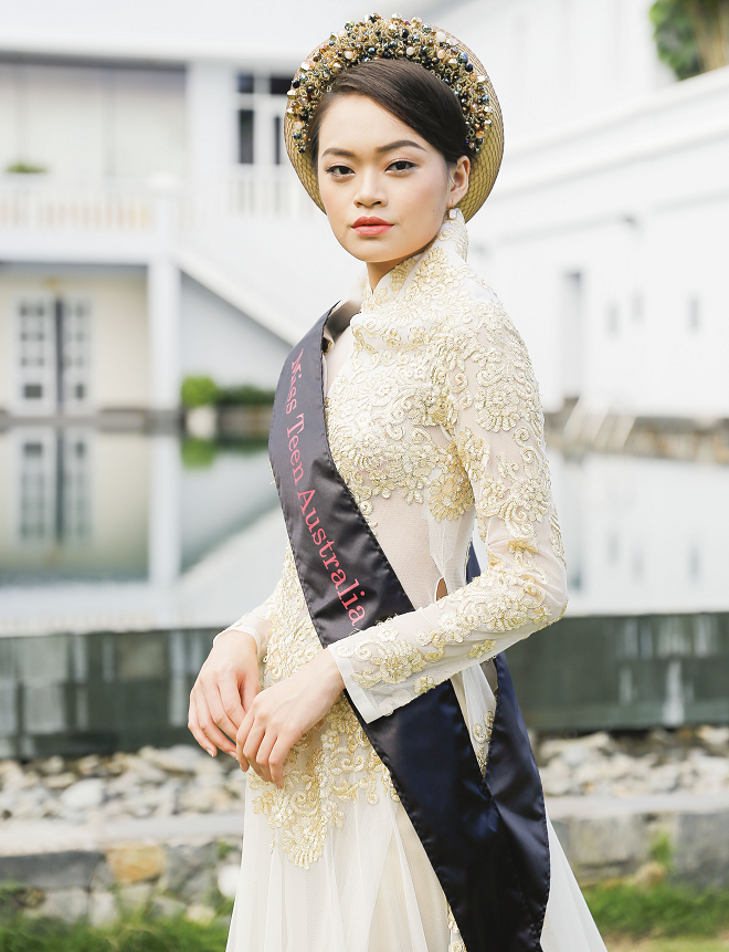 ve dep thu hut cua sieu mau nguoi uc goc viet alison mcnamara