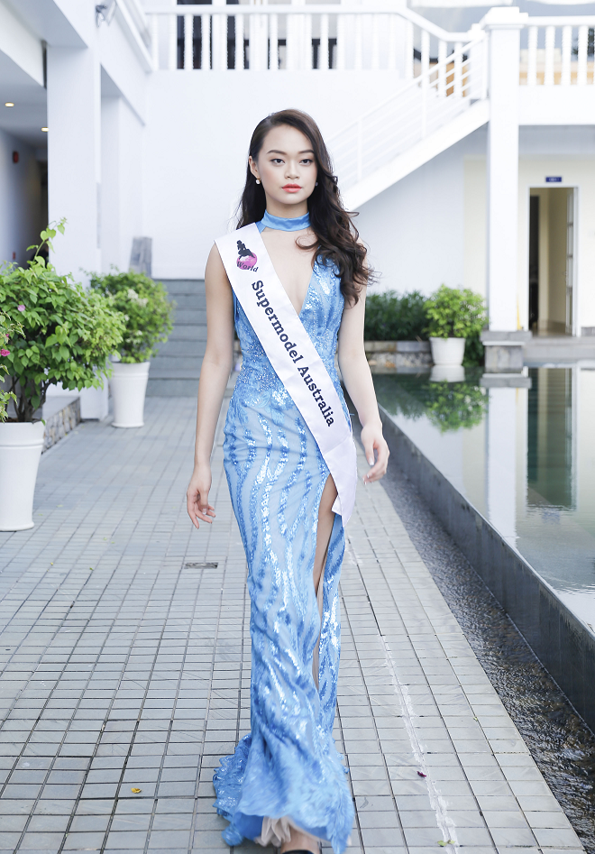 ve dep thu hut cua sieu mau nguoi uc goc viet alison mcnamara