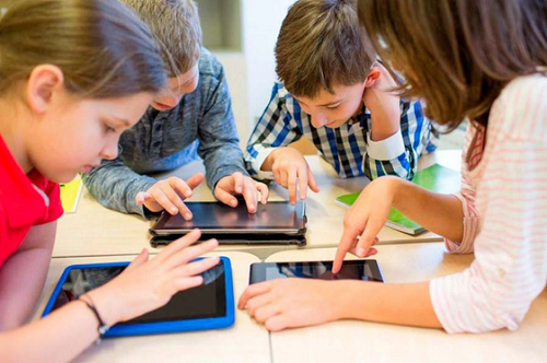 canh bao nhieu nguy hiem de doa tre em trong moi truong mang