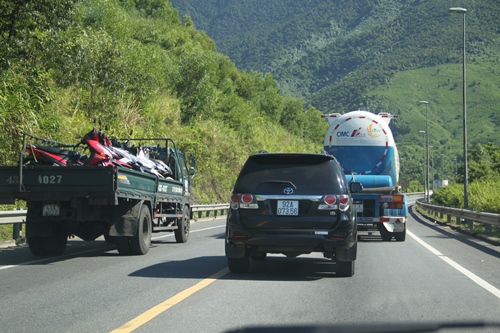 hoang hot tinh trang vi pham trat tu atgt nhin tu phong su anh