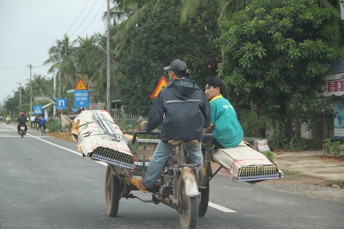 hoang hot tinh trang vi pham trat tu atgt nhin tu phong su anh
