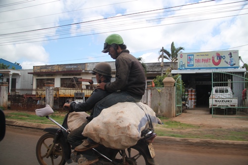 hoang hot tinh trang vi pham trat tu atgt nhin tu phong su anh