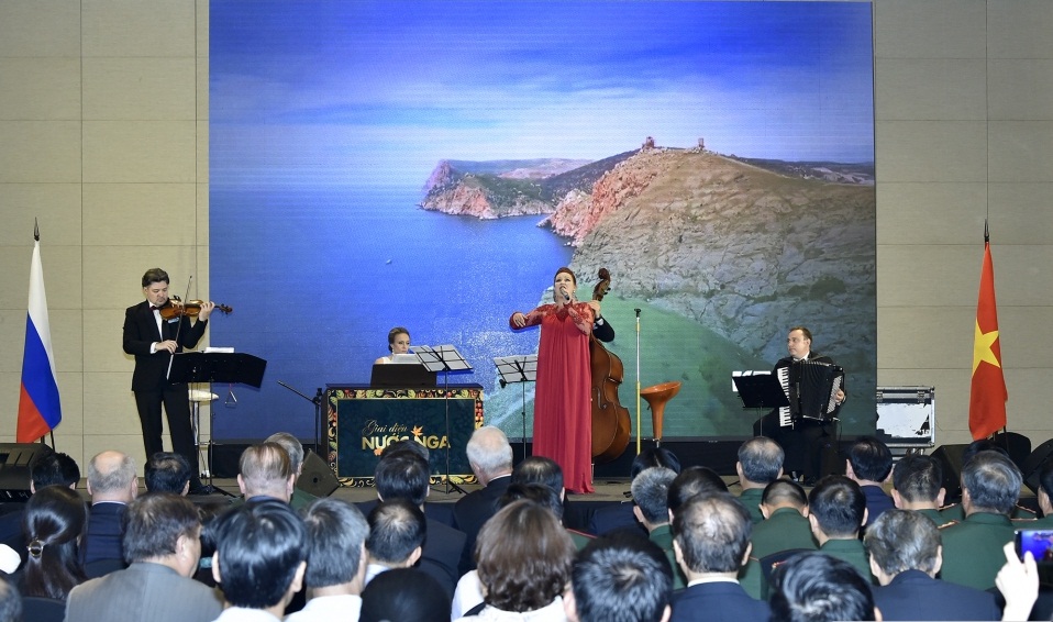 dai su quan nga ky niem ngay quoc khanh tai ha noi