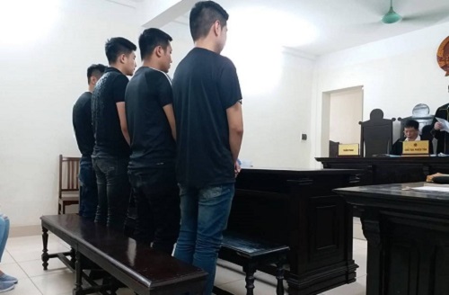 nhom hoc sinh 9x lap web den kiem tien ty linh an