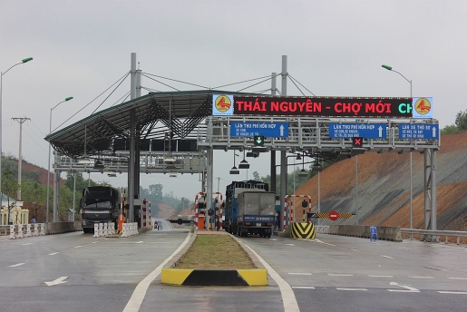 bo gtvt tra loi nhieu van de nong ve cac tram thu phi bot