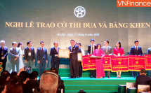 tan hoang minh don nhan bang khen cua thu tuong chinh phu trong dip ky niem 25 nam thanh lap tap doan