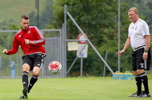 nong schneiderlin toi man utd kiem tra y te