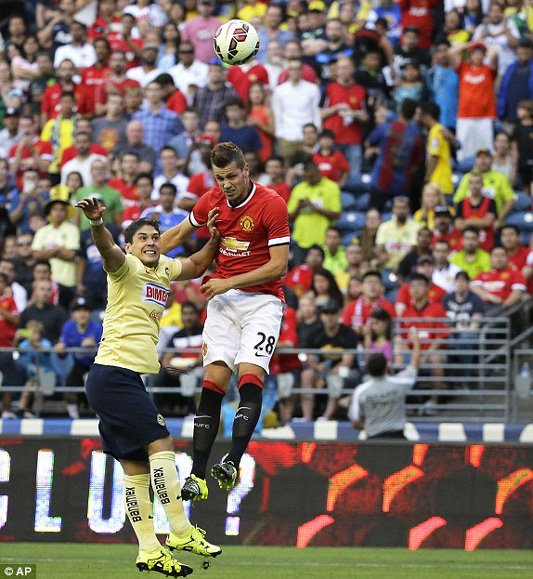 schneiderlin khai hoa mu thang tron niem vui