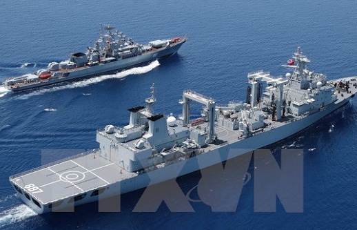 trung quoc nga tap tran chung tren bien nhat ban