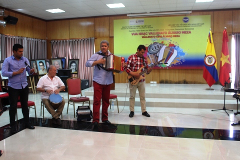 cac nghe sy colombia va viet nam giao luu van hoa huu nghi am nhac