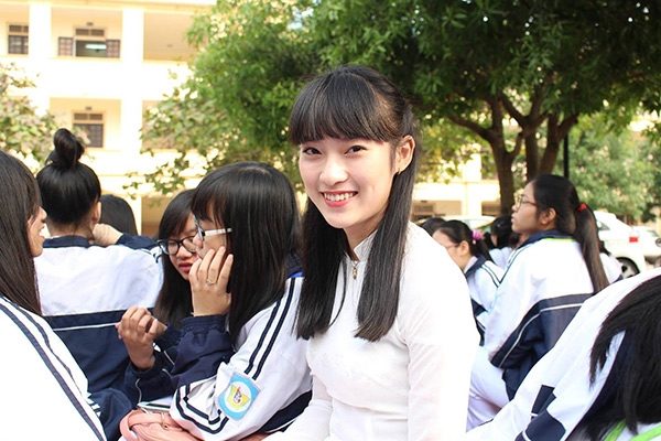nu sinh xinh dep bat chuoc 7 thu tieng duoc 928 diem tieng anh