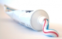 bi quyet hanh phuc cua vo chong toi suot bao nhieu nam qua la moi nguoi 1 tuyp kem danh rang