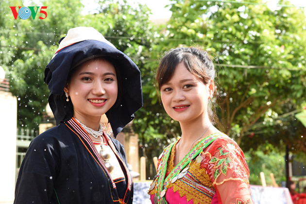 khai mac cac hoat dong giao luu vhttdl vung bien gioi viet nam lao 2017