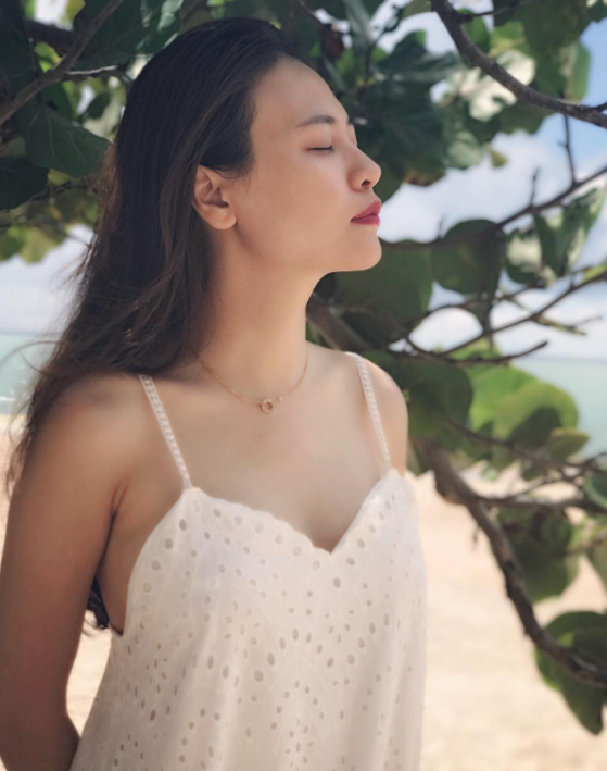 sau ha vi co gai xinh dep nay la tinh moi cua cuong do la