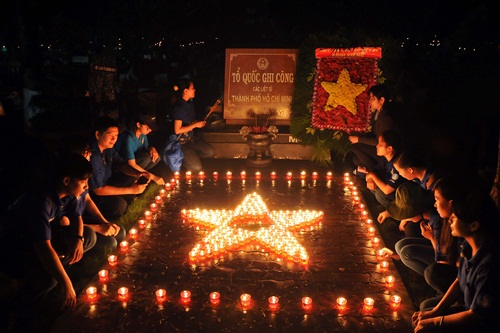 gan 500 liet si duoc cap bang to quoc ghi cong