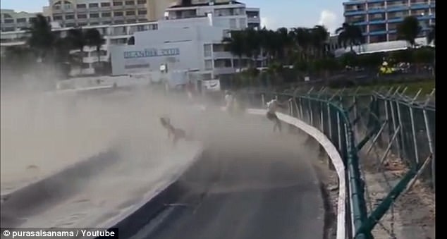 dung hong may bay cat canh nguoi phu nu bi gio thoi bay dap dau vao da tu vong