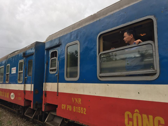 nhieu chuyen tau bi anh huong phai dung chuyen khi con bao so 2 di qua