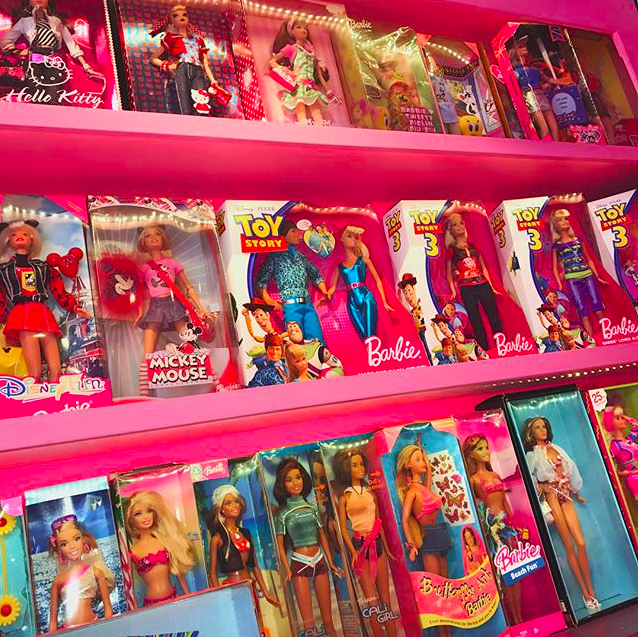 ghe tham quan ca phe barbie mau hong mong mo tuyet dep