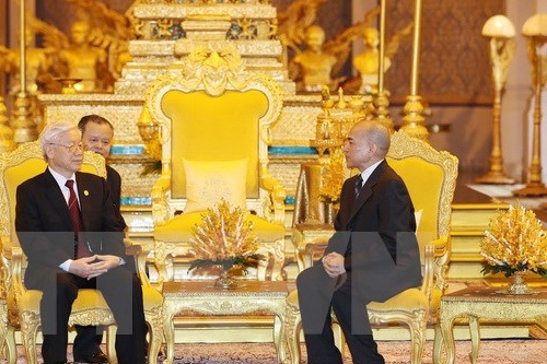 tong bi thu nguyen phu trong hoi dam voi quoc vuong campuchia