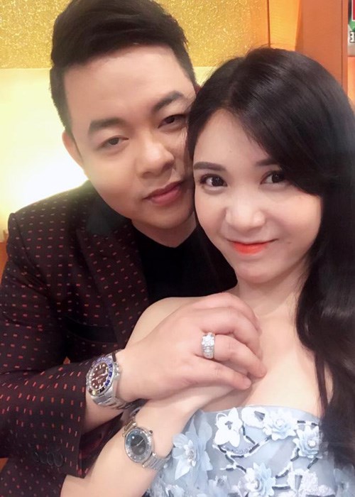 quang le dam cuoi nam 21 tuoi va duoi nguoi yeu ra khoi nha giua dem