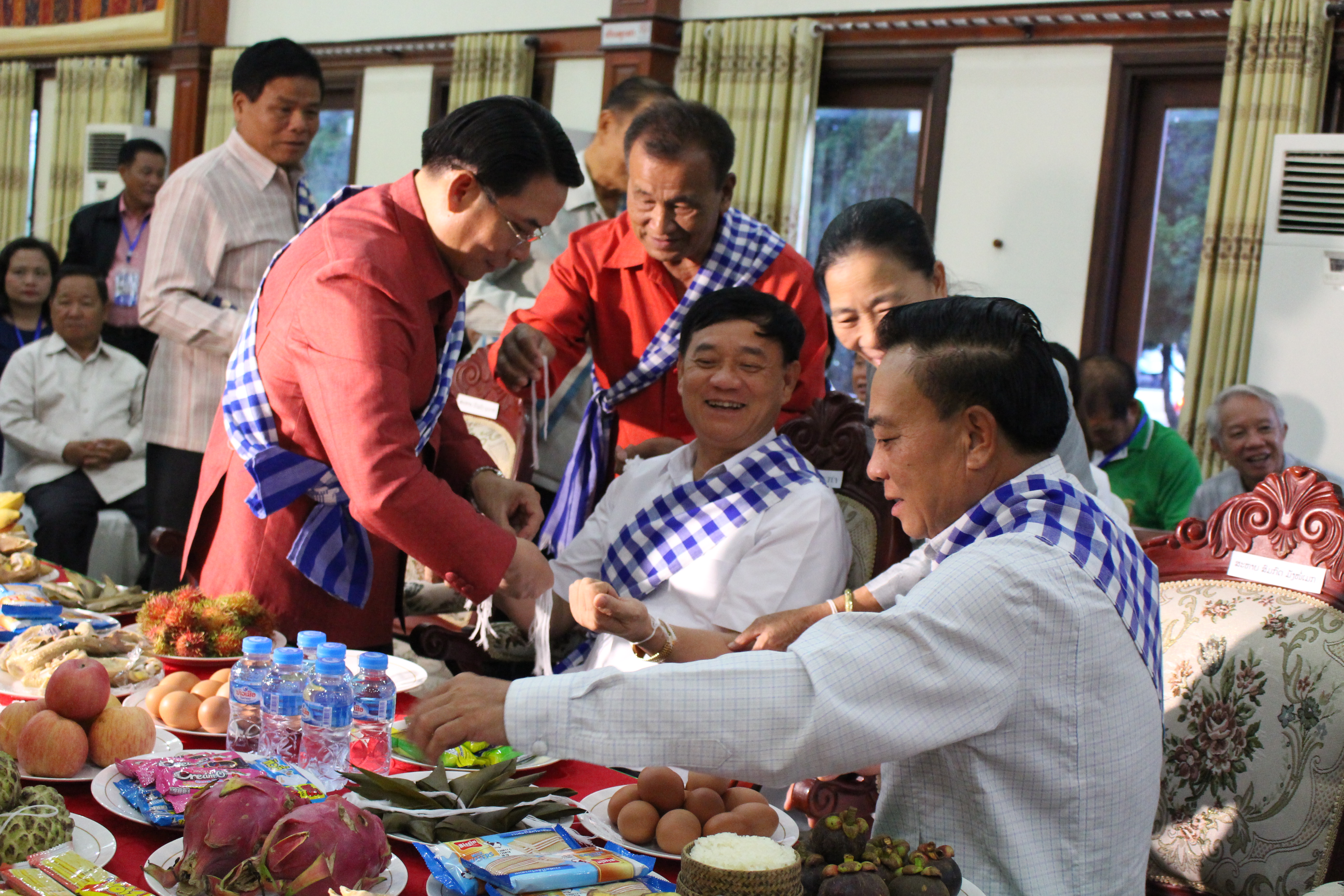 be mac lien hoan huu nghi nhan dan lao viet nam lan thu iv thong nhat nhieu muc tieu chung