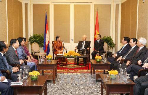 tong bi thu nguyen phu trong phat trien ben vung tinh doan ket campuchia viet nam