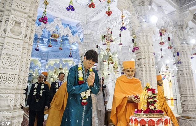 thu tuong canada xuat hien rang ro cung nhung nguoi chuyen gioi trong buoi tuan hanh tu hao lgbt