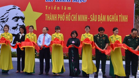 khai mac trien lam anh tp hcm sau dam nghia tinh