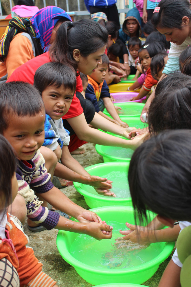 theo buoc chan nguoi anh hung hanh trinh tiep lua cho nhung nguoi anh hung co cong voi dat nuoc