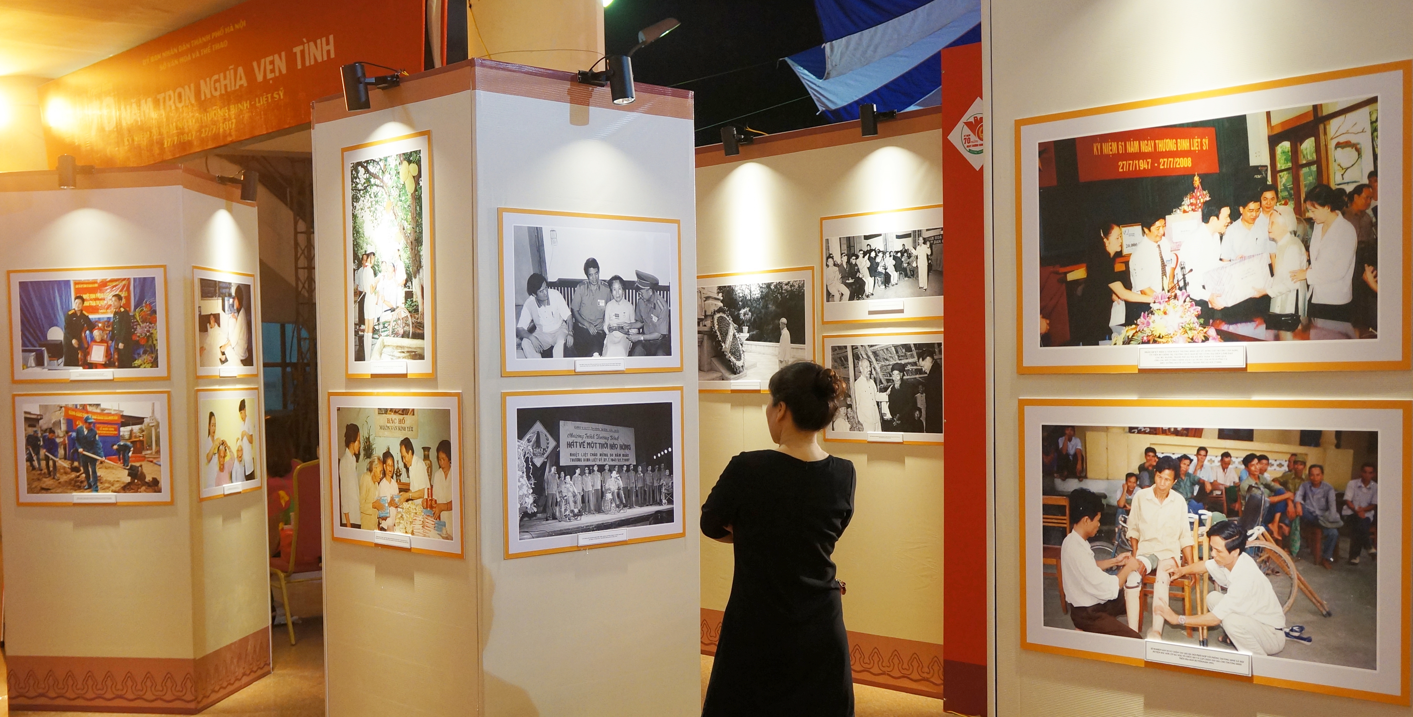 ton vinh va tri an cac anh hung liet si va nguoi co cong qua 70 nam den on dap nghia