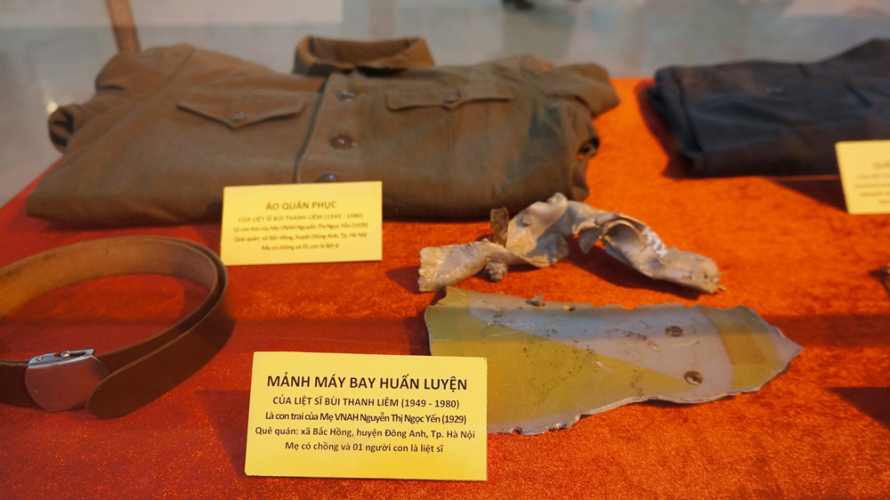 ton vinh va tri an cac anh hung liet si va nguoi co cong qua 70 nam den on dap nghia