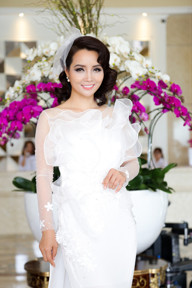 mai thu huyen binh minh bat ngo to chuc dam cuoi ngot ngao