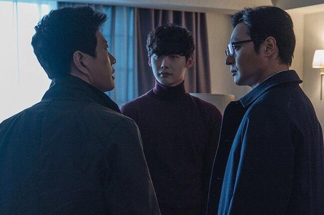 lee jong suk noi bat hon ca dan anh jang dong gun tren poster phim moi