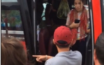 sa thai phu xe quat mang nem ba lo va duoi khach nuoc ngoai xuong giua duong o nha trang