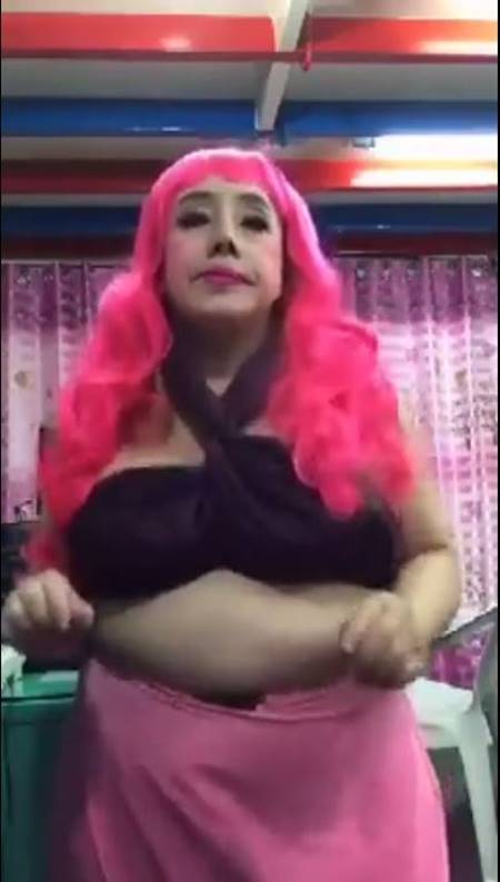 nu dai gia thai lan tiep tuc khieu khich du luan voi man doi toc gia hong choe roi nhay nhot phan cam