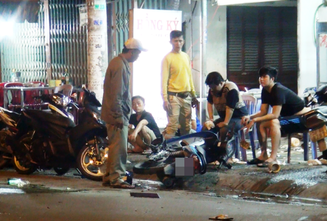 hai nhom thanh nien hon chien trong dem tai quan hu tieu o sai gon