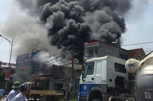 vu chay xuong o hoai duc khien 8 nguoi chet loi do tho han xi