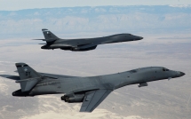 binh nhuong thu thanh cong icbm my lap tuc dieu may bay nem bom toi ban dao trieu tien